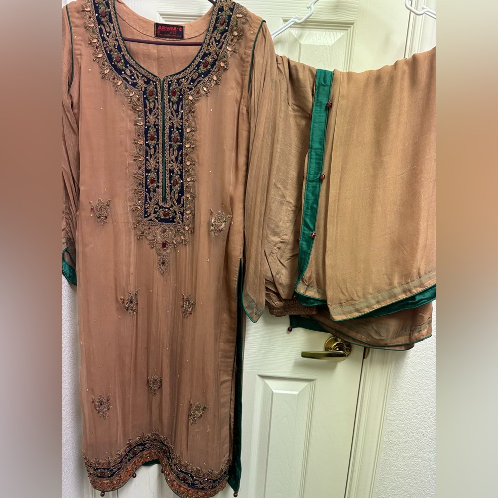 Embroidered Kaftan with Green Accents